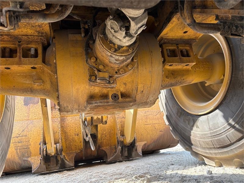 CAT 966K Wheel Loader Gumikerekes homlokrakodók
