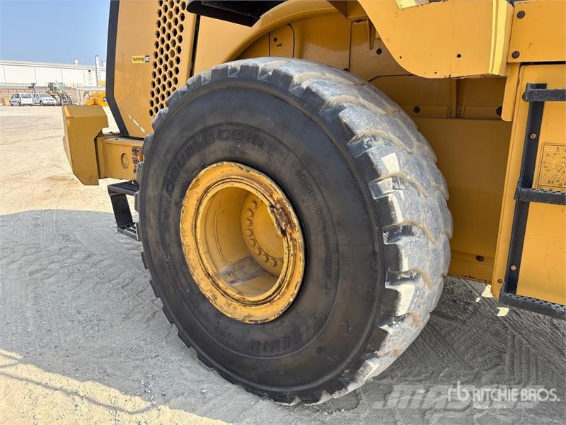 CAT 966K Wheel Loader Gumikerekes homlokrakodók