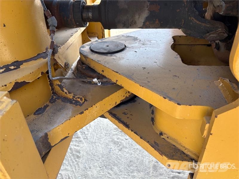 CAT 966K Wheel Loader Gumikerekes homlokrakodók