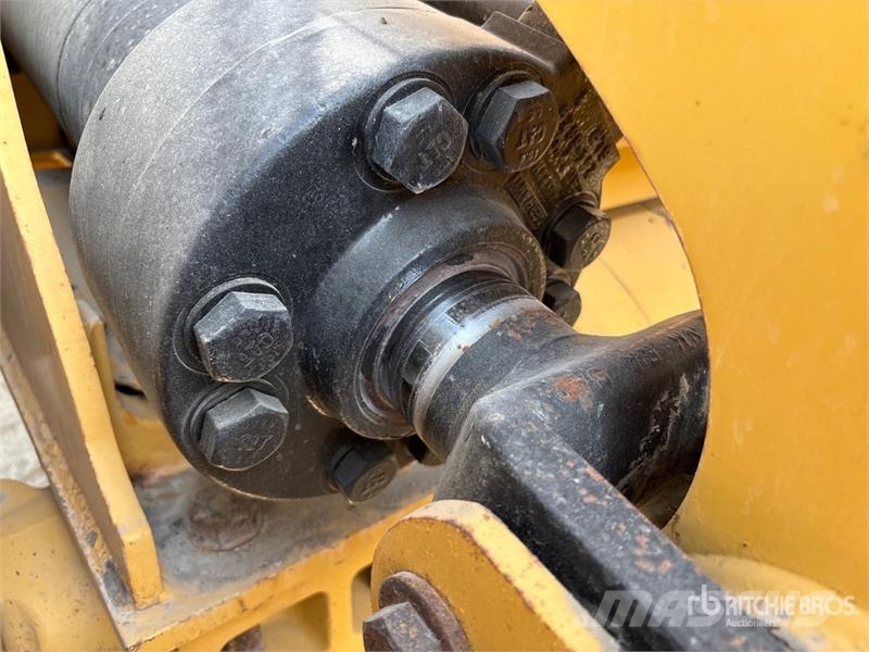 CAT 966K Wheel Loader Gumikerekes homlokrakodók