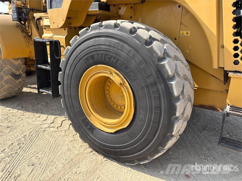 CAT 966K Wheel Loader Gumikerekes homlokrakodók