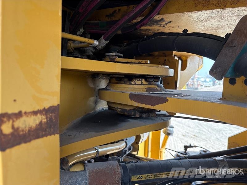 CAT 966K Wheel Loader Gumikerekes homlokrakodók