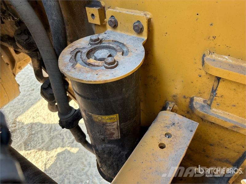 CAT 966K Wheel Loader Gumikerekes homlokrakodók