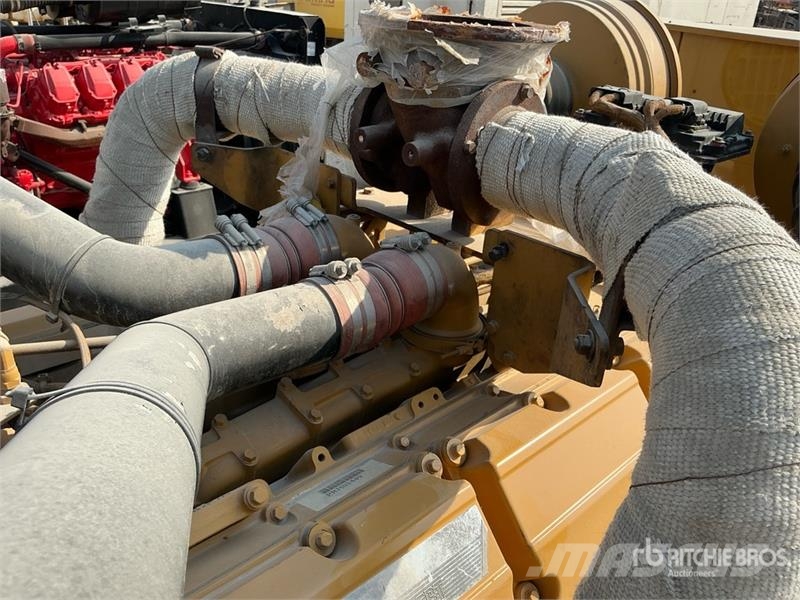 CAT C18 1000 kVA Skid-Mounted Generator Set Дизелови генератори
