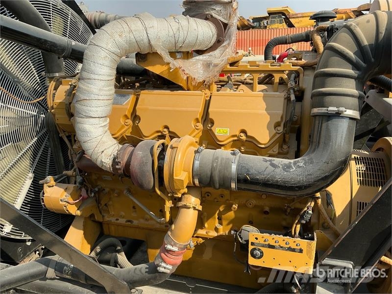 CAT C18 1000 kVA Skid-Mounted Generator Set Дизелови генератори
