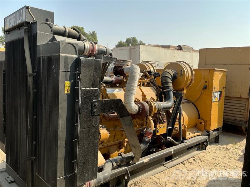 CAT C18 1000 kVA Skid-Mounted Generator Set Дизелови генератори