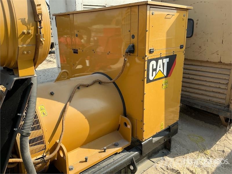 CAT C18 1000 kVA Skid-Mounted Generator Set Дизелови генератори