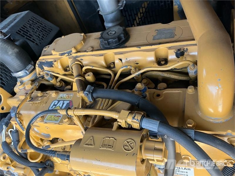 CAT C4.4 100 kVA Skid-Mounted Generator Set مولدات ديزل