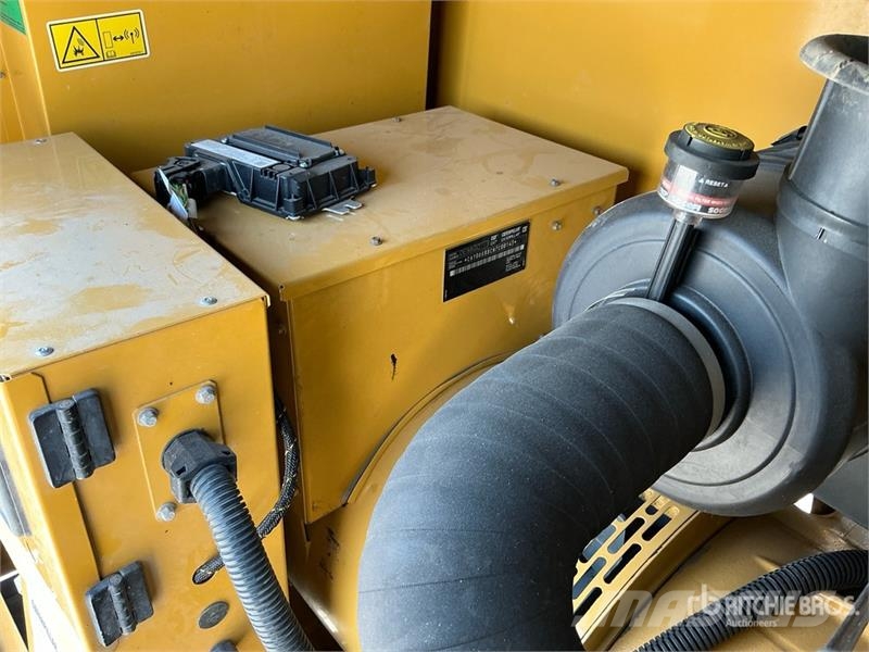 CAT C4.4 100 kVA Skid-Mounted Generator Set مولدات ديزل