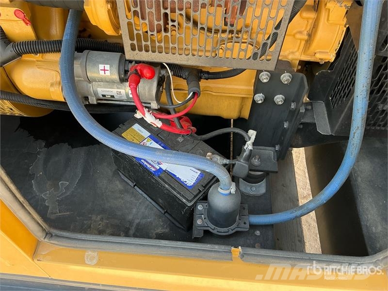 CAT C4.4 100 kVA Skid-Mounted Generator Set مولدات ديزل