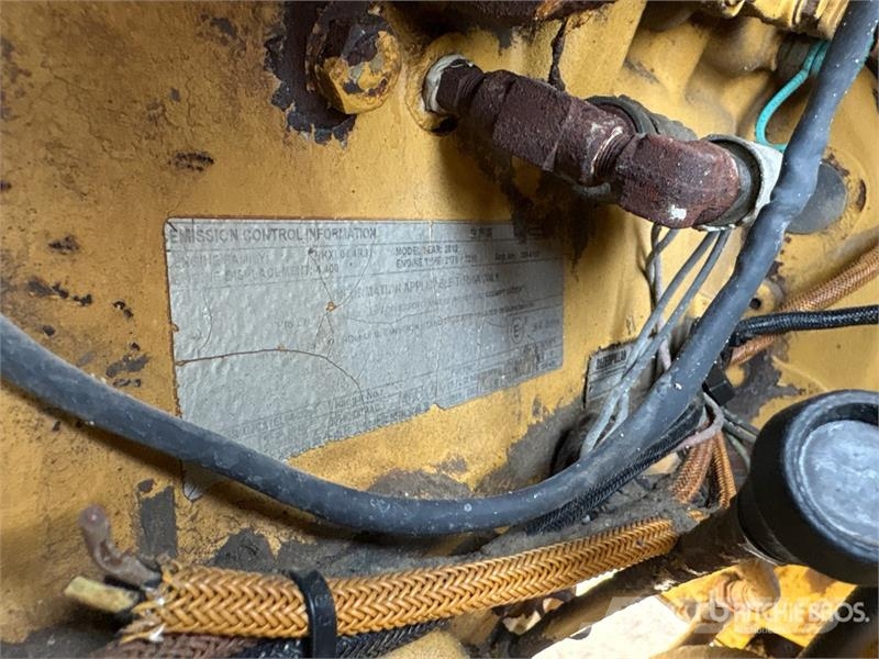 CAT CS-533E Smooth Drum Compactor مداحل أحادية الأسطوانة