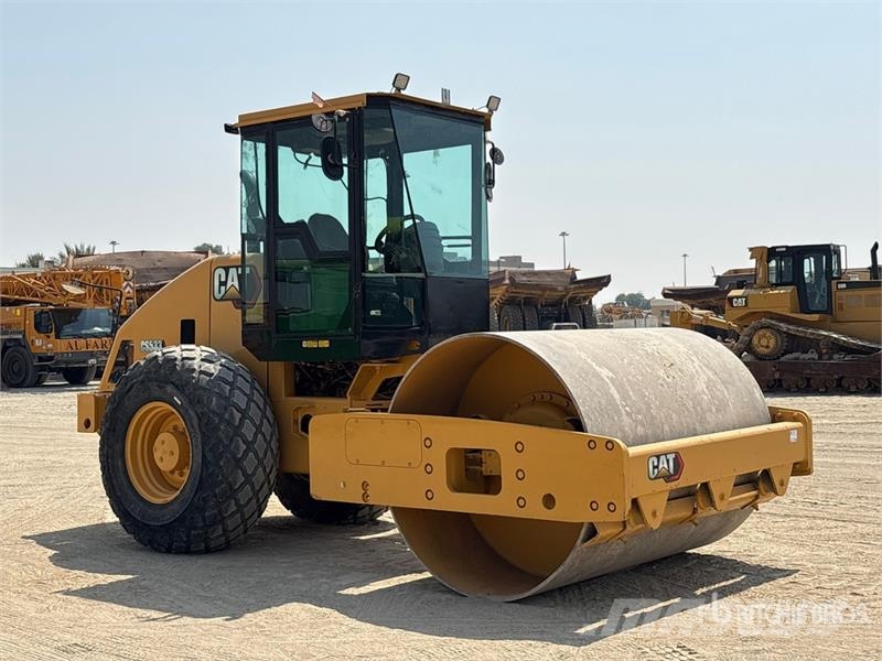 CAT CS-533E Smooth Drum Compactor مداحل أحادية الأسطوانة