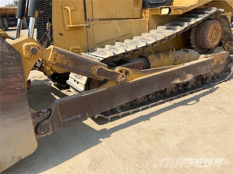 CAT D8R Buldožeri gusjeničari