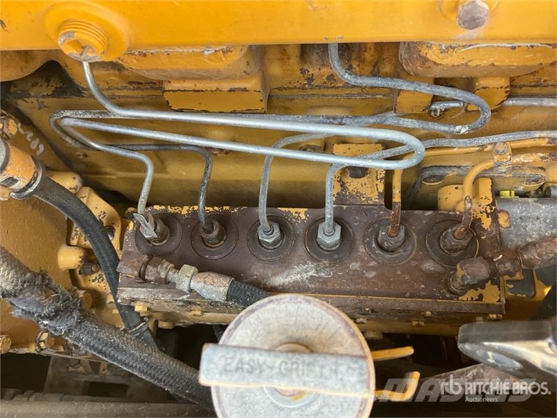 CAT D8R Buldožeri gusjeničari