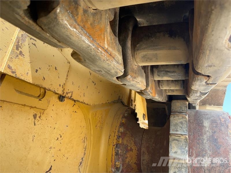 CAT D8R Buldožeri gusjeničari