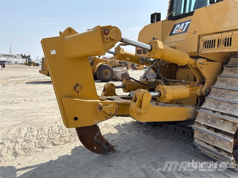 CAT D8R Crawler dozers