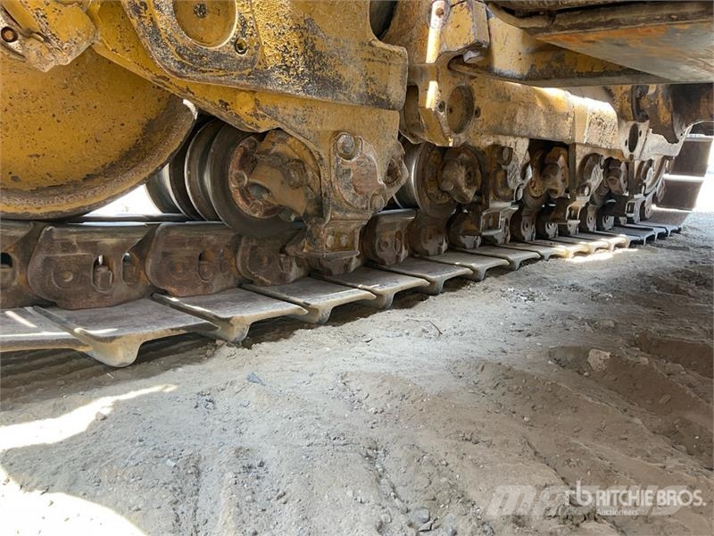 CAT D8R Buldožeri gusjeničari