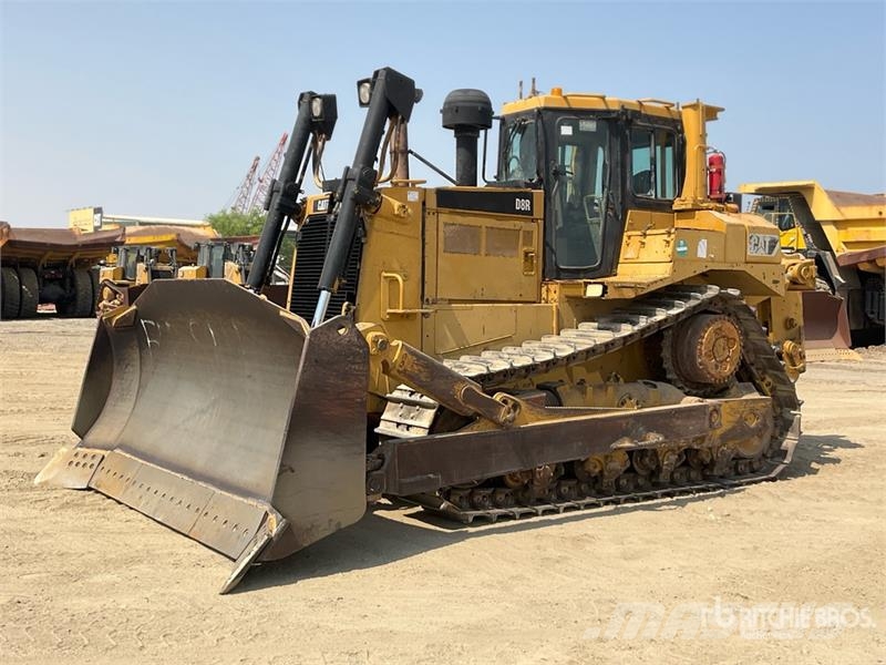 CAT D8R Buldožeri gusjeničari