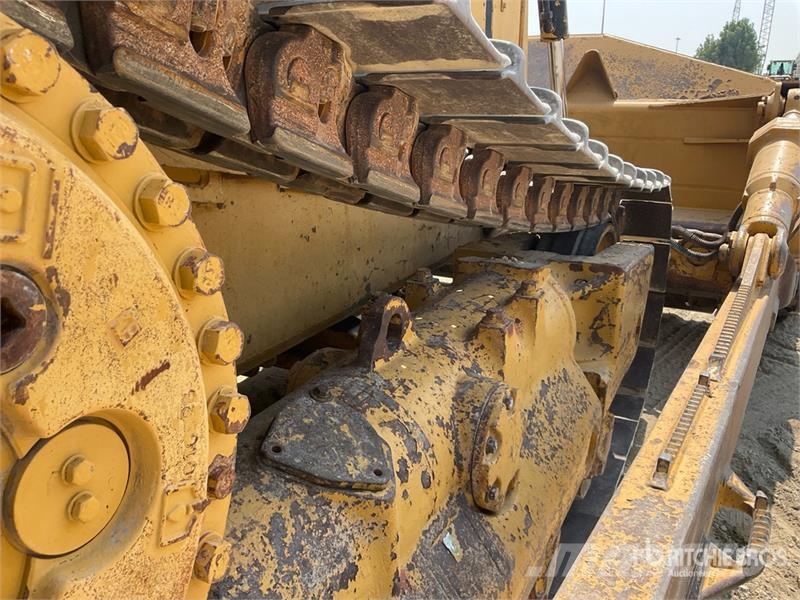 CAT D8R Buldožeri gusjeničari