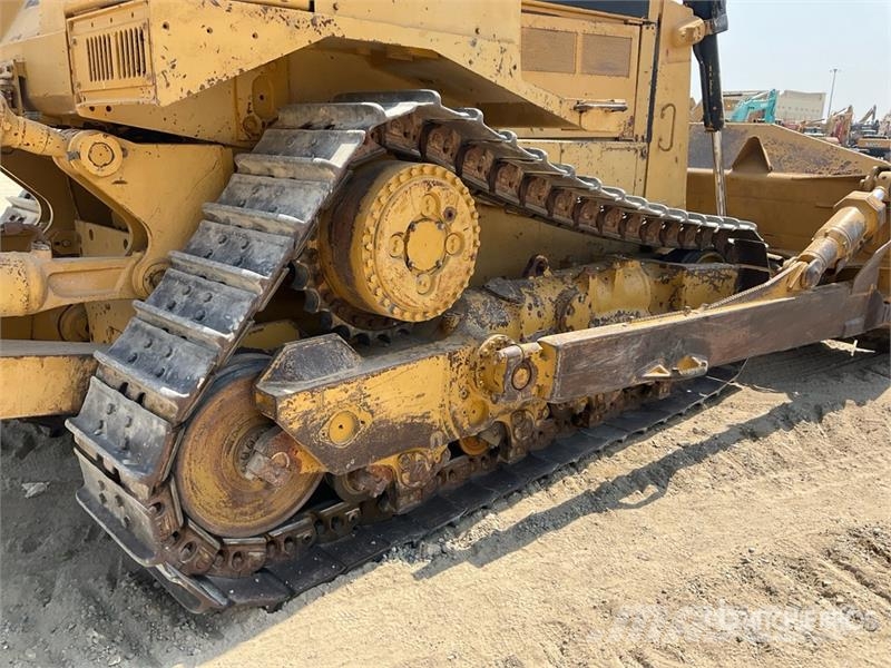 CAT D8R Buldožeri gusjeničari