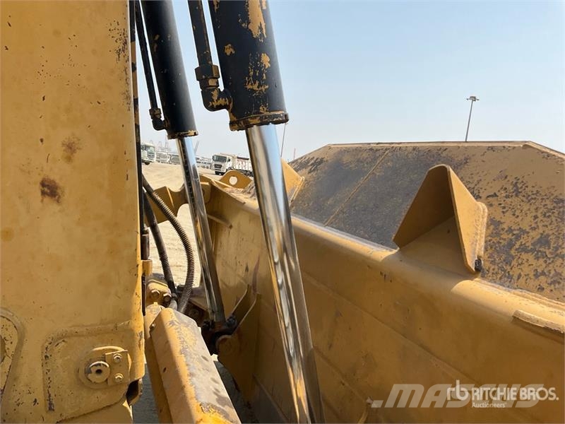 CAT D8R Buldožeri gusjeničari