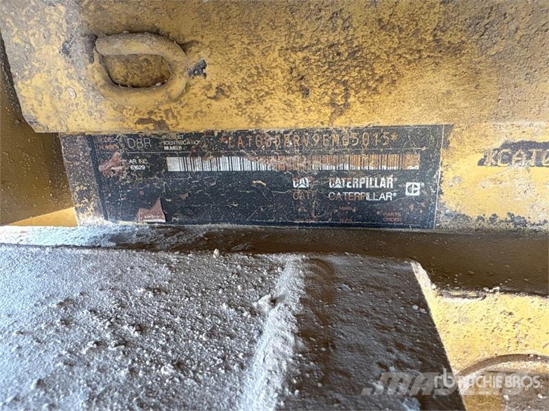 CAT D8R بلدوزرات مجنزرة