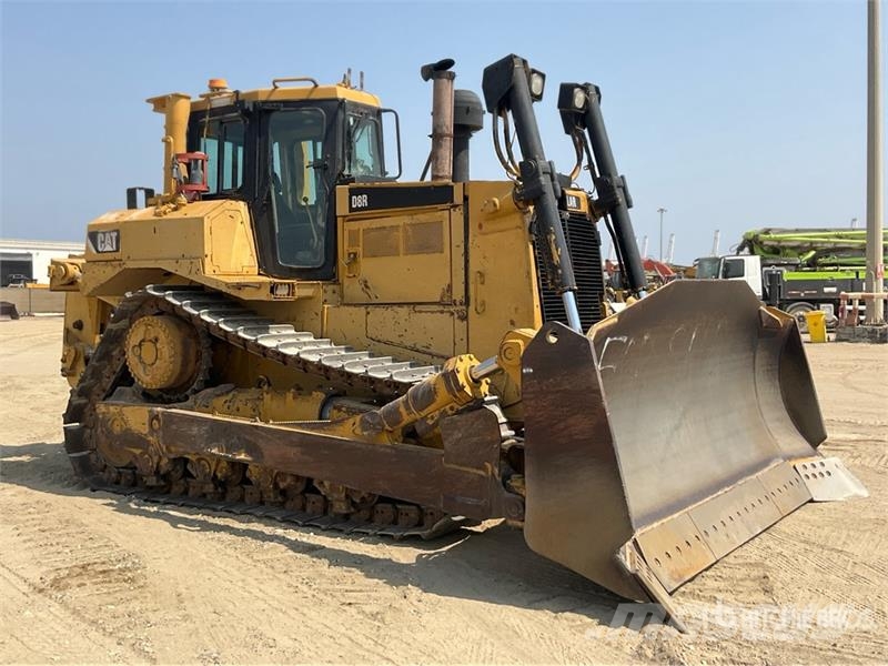 CAT D8R Buldožeri gusjeničari