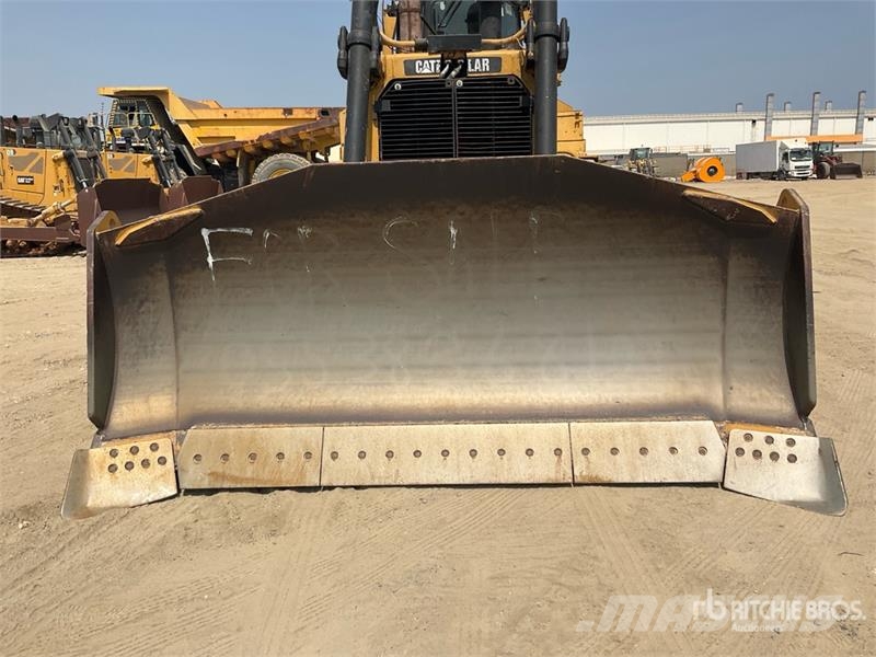 CAT D8R Buldožeri gusjeničari