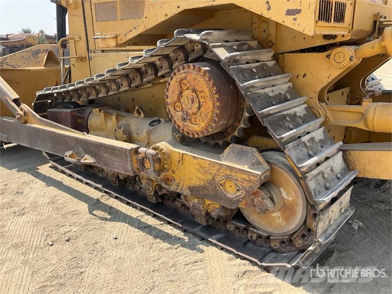 CAT D8R Buldožeri gusjeničari