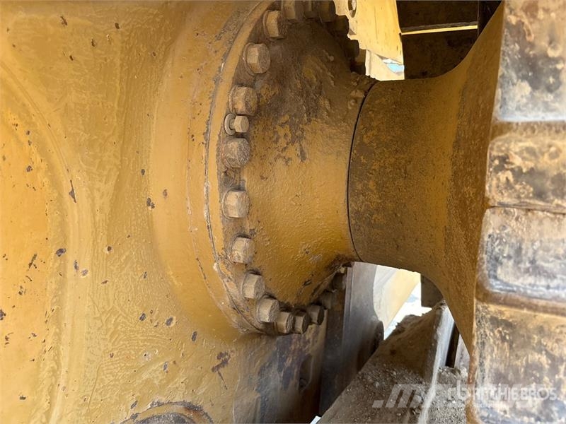 CAT D8R Crawler dozers