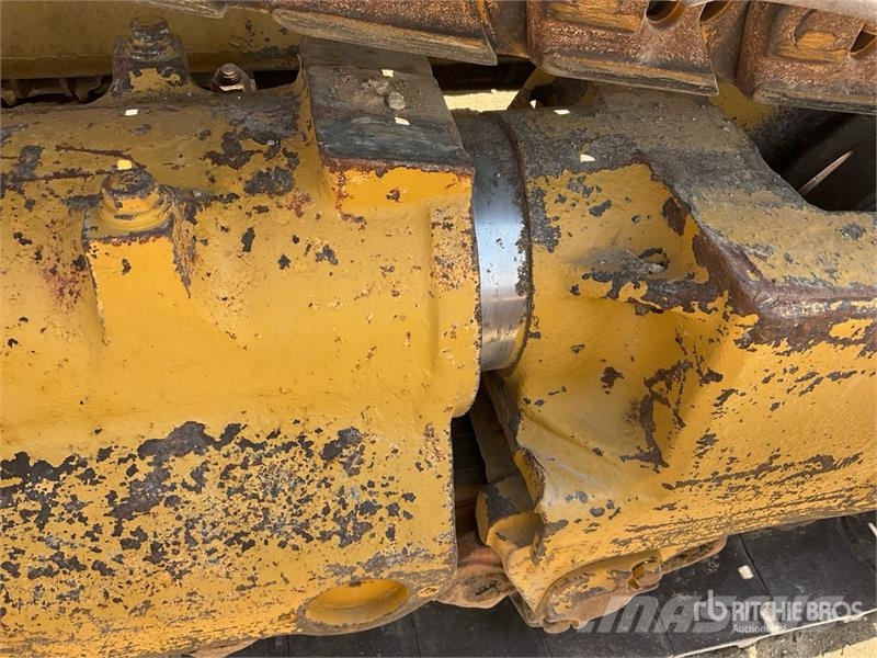 CAT D8R Buldožeri gusjeničari