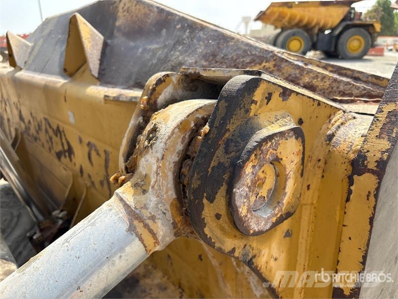 CAT D8R Crawler dozers