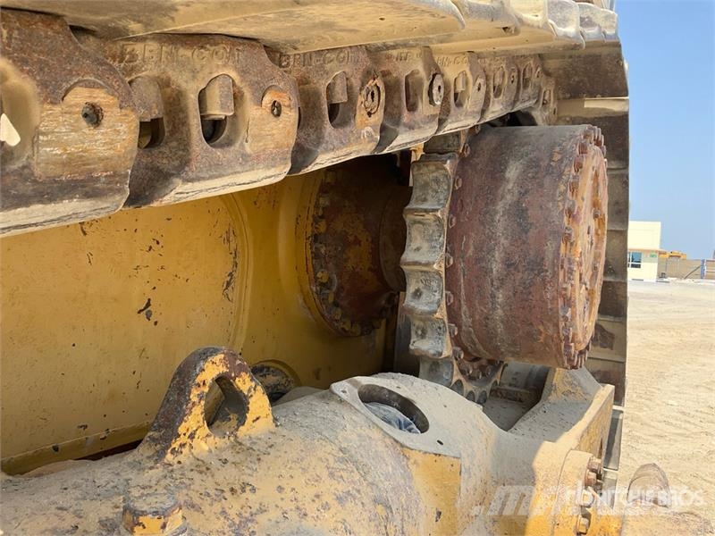 CAT D8R Buldožeri gusjeničari