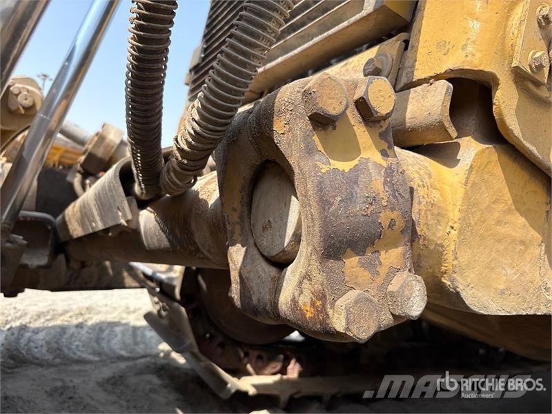 CAT D8R Crawler dozers