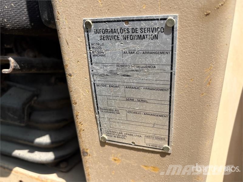 CAT D8R بلدوزرات مجنزرة