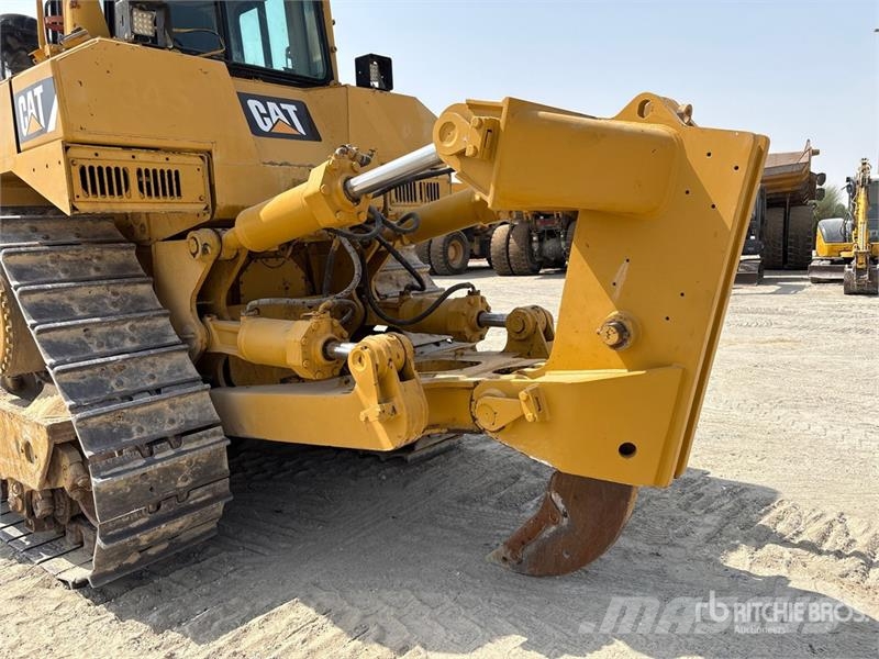 CAT D8R Crawler dozers