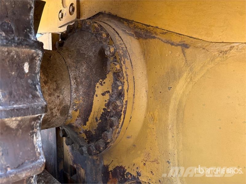 CAT D8R Crawler dozers