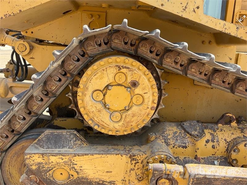 CAT D8R Buldožeri gusjeničari