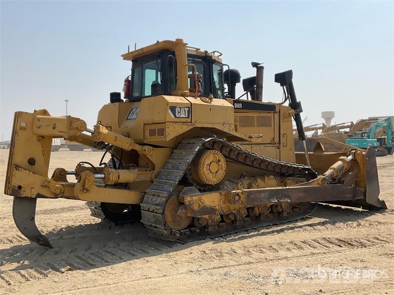 CAT D8R Buldožeri gusjeničari