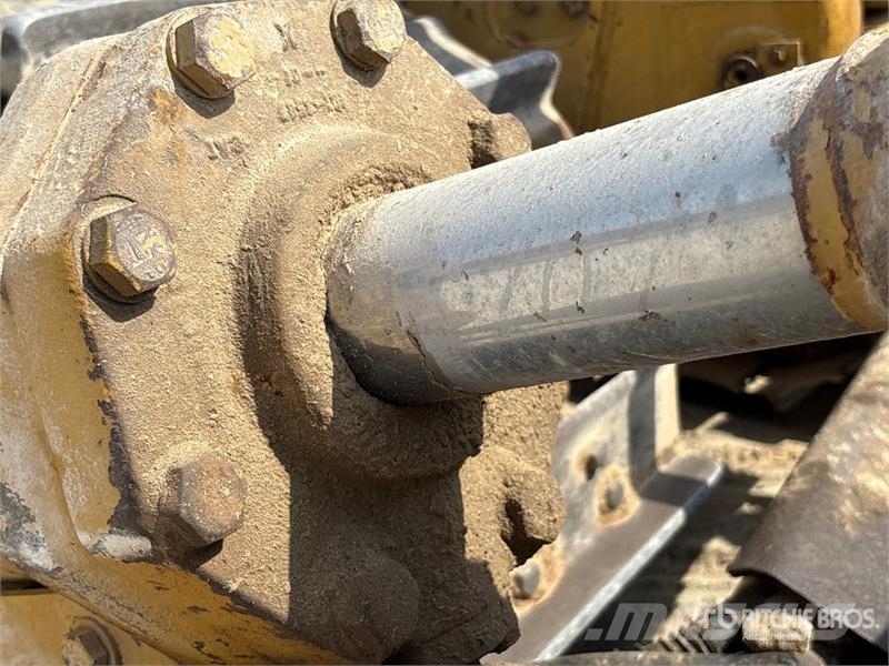 CAT D8R Crawler dozers