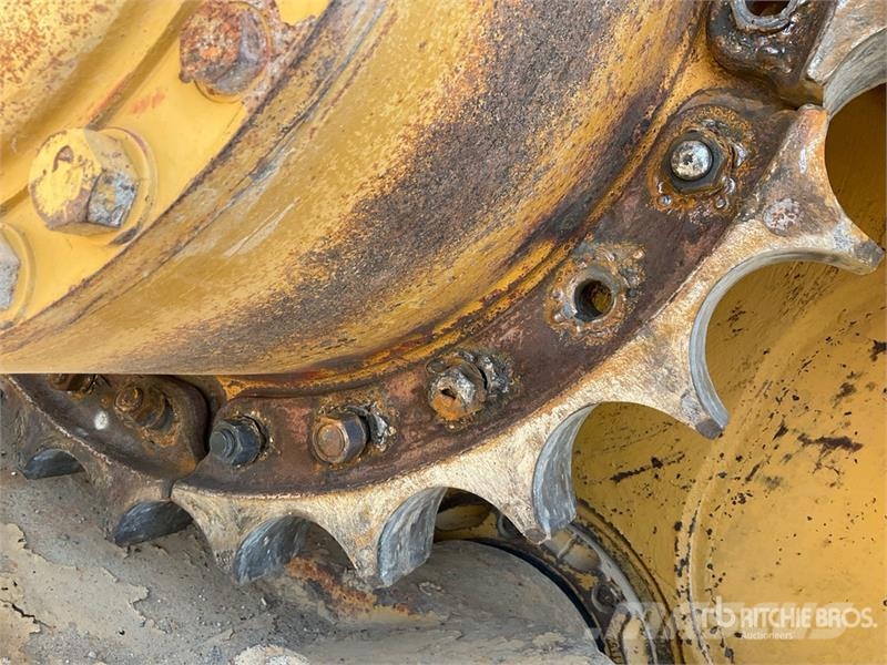 CAT D8R Buldožeri gusjeničari