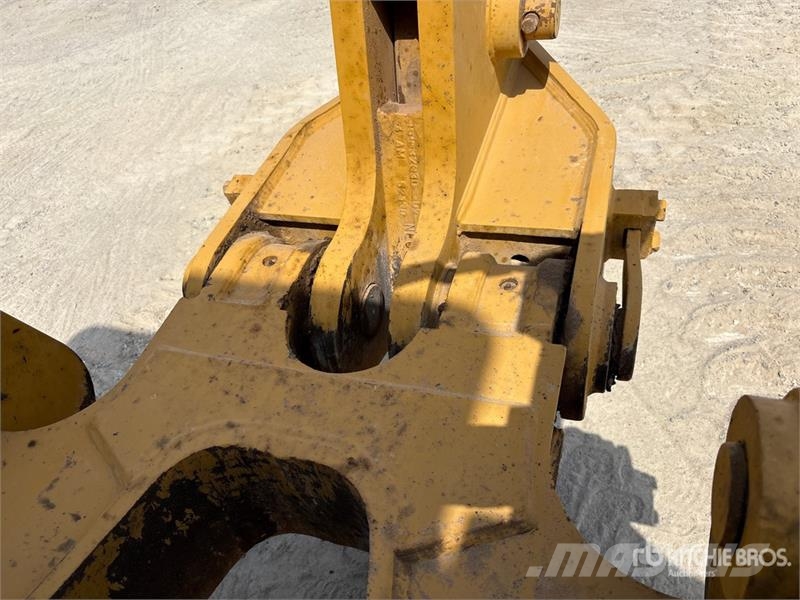 CAT D8R Crawler dozers