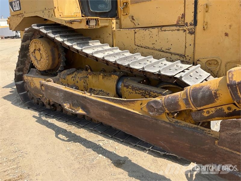 CAT D8R Buldožeri gusjeničari