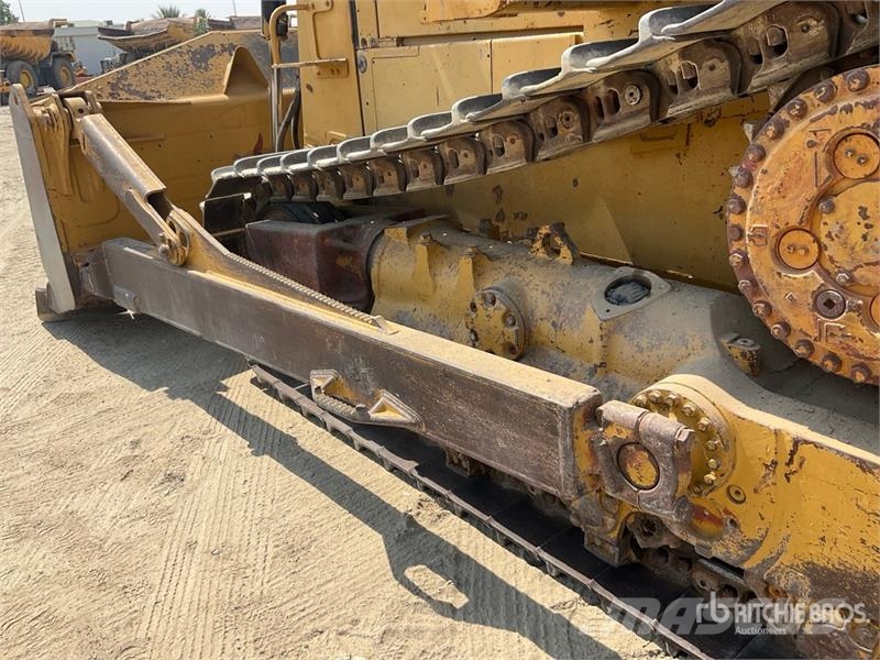 CAT D8R Buldožeri gusjeničari
