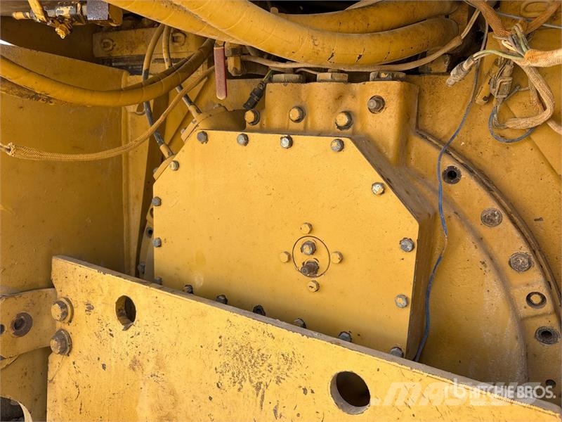 CAT D8R Crawler dozers