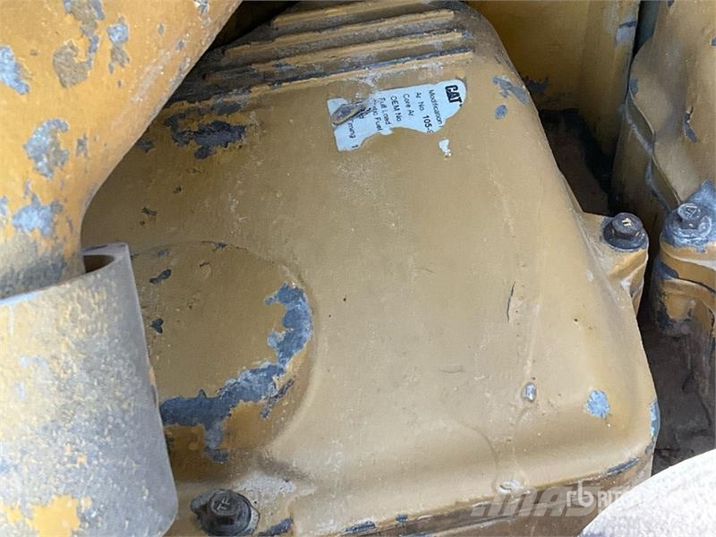 CAT D8R Buldožeri gusjeničari