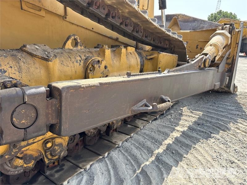 CAT D8R Crawler dozers