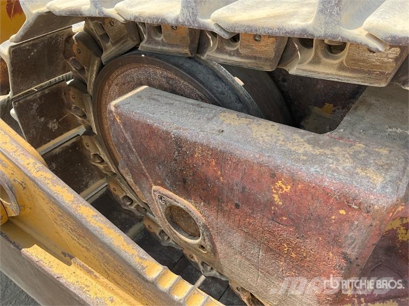 CAT D8R Buldožeri gusjeničari