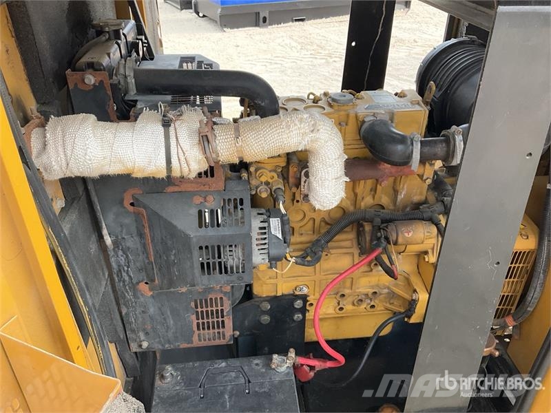 CAT DE22E-3 22 kVA Skid-Mounted Generator Set Diesel Generators