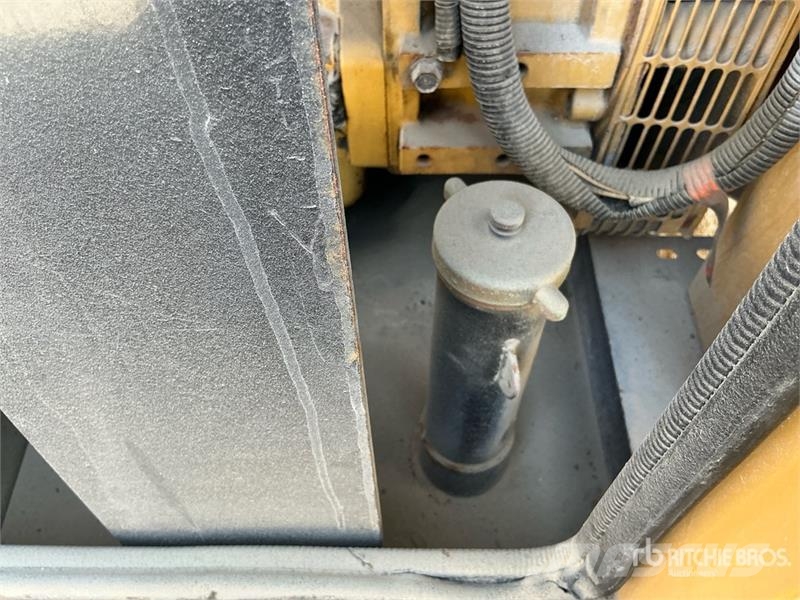 CAT DE22E-3 22 kVA Skid-Mounted Generator Set Naftové generátory